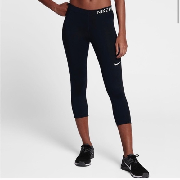 nike training capris